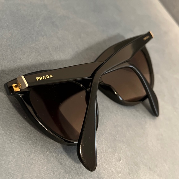 Prada Tortoiseshell Subglasses - Picture 6 of 7